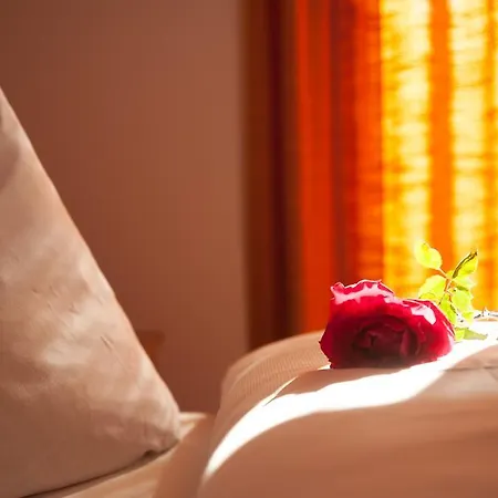 Angerburg Blumenhotel Eppan an der Weinstraße Zimmer foto