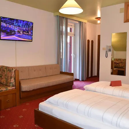 Angerburg Blumenhotel Eppan an der Weinstraße Exterior foto